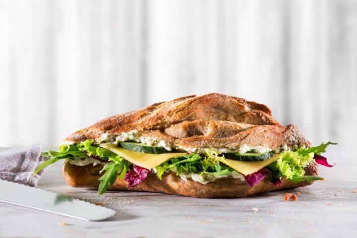 Morning Freshness with Chive-Parsley Yogurt Spread