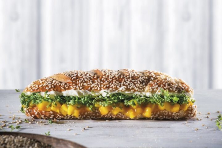 Exotik-Kick mit Mango-Curry-Aufstrich & Frischkäse